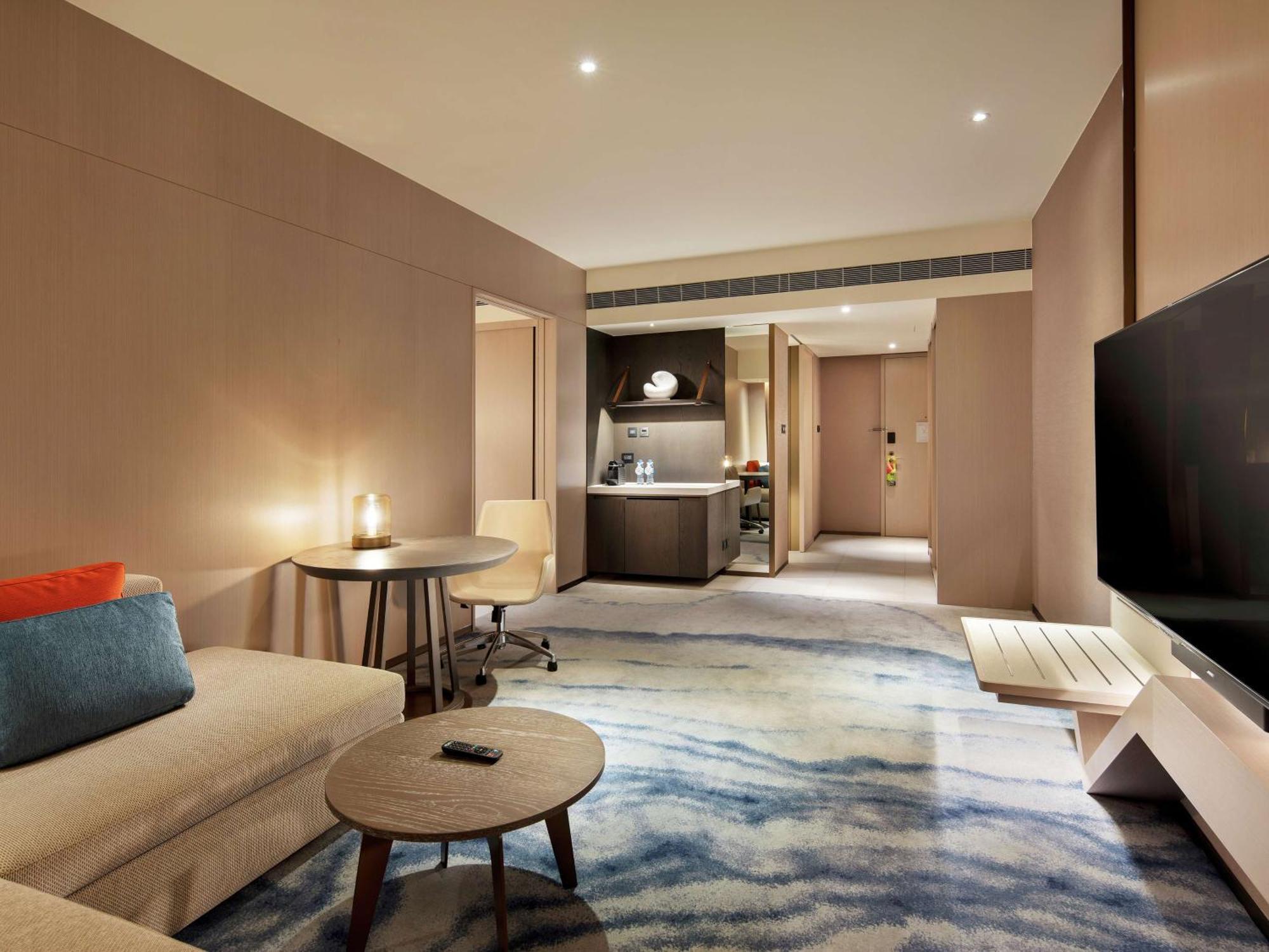 Hilton Taipei Sinban Hotel New Taipei City Exterior photo
