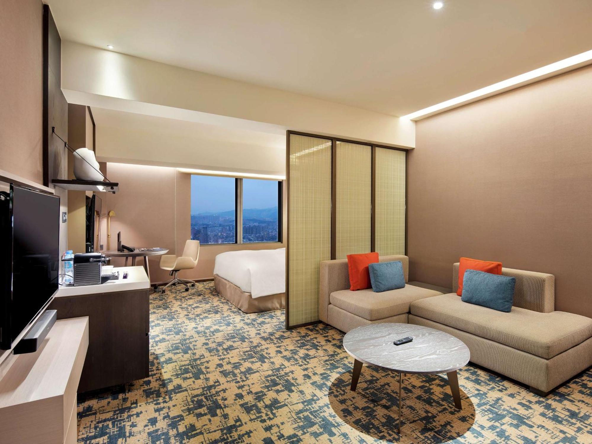 Hilton Taipei Sinban Hotel New Taipei City Exterior photo
