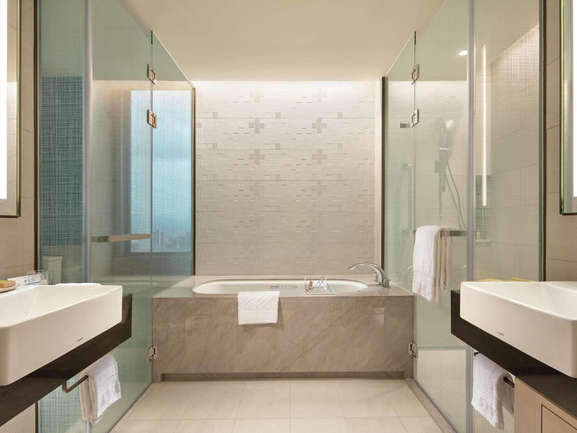 Hilton Taipei Sinban Hotel New Taipei City Exterior photo