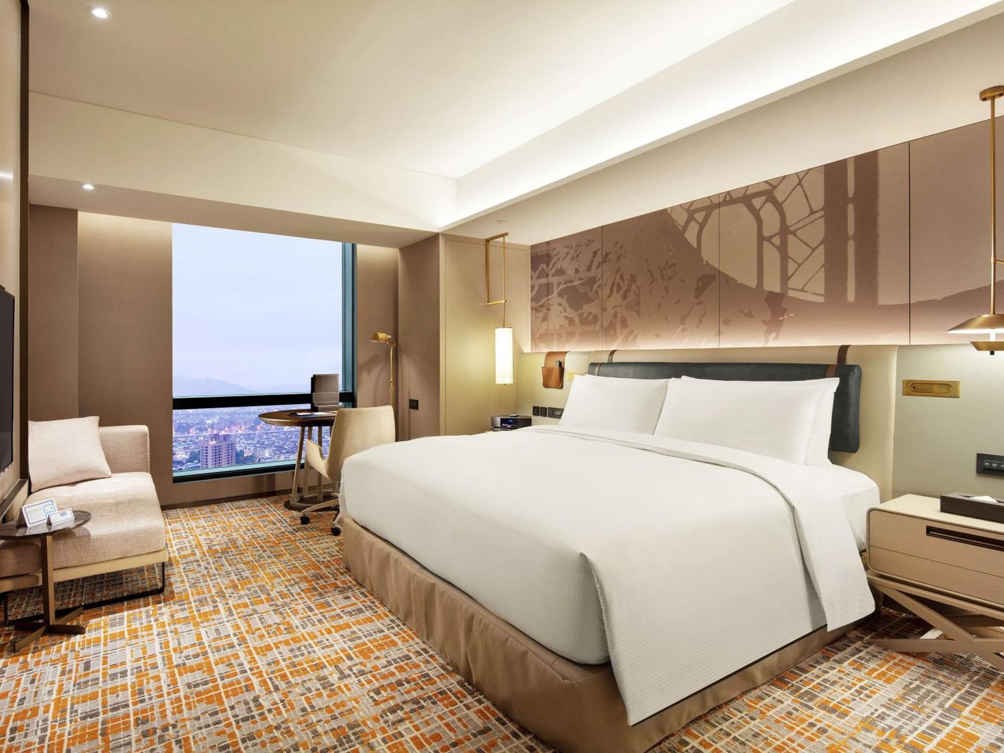 Hilton Taipei Sinban Hotel New Taipei City Exterior photo