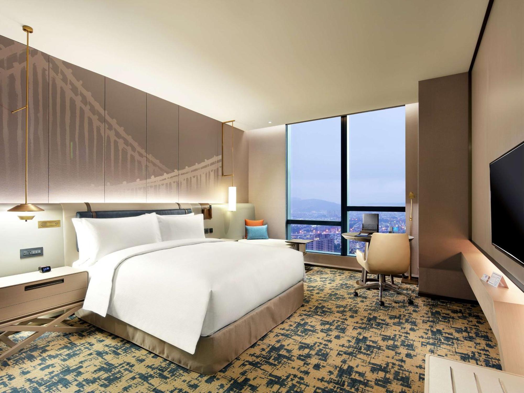 Hilton Taipei Sinban Hotel New Taipei City Exterior photo
