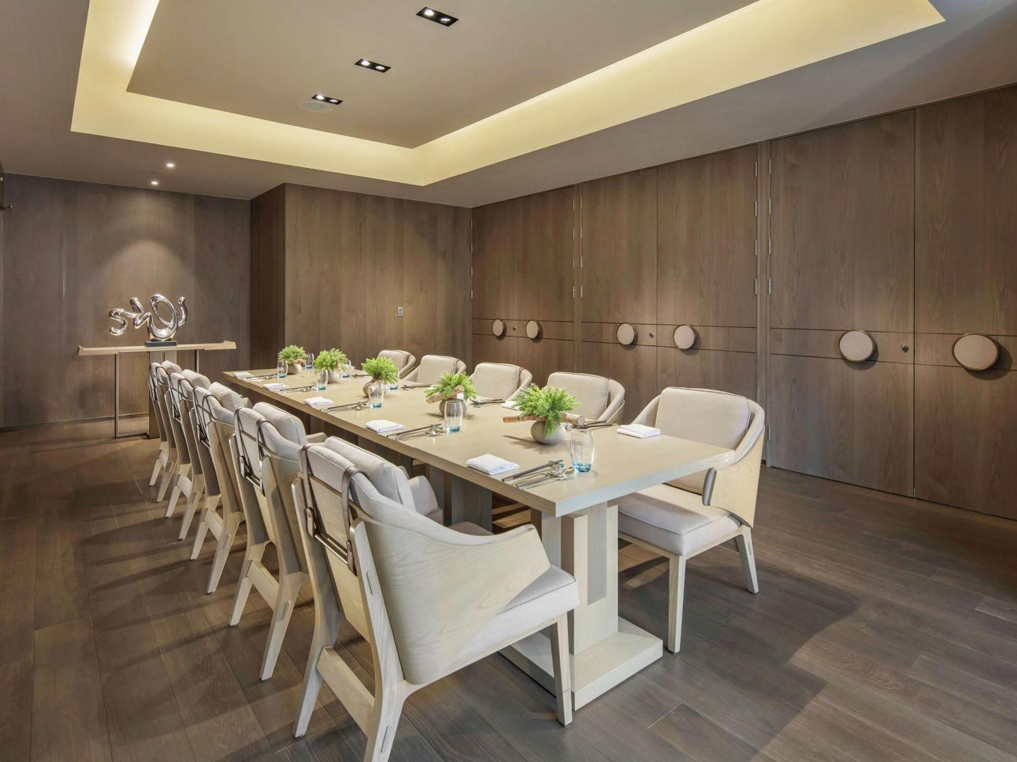 Hilton Taipei Sinban Hotel New Taipei City Exterior photo